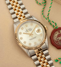 Afbeelding in Gallery-weergave laden, Rolex Datejust 16233 'MOP Dial' + Box &amp; Papers (2001)
