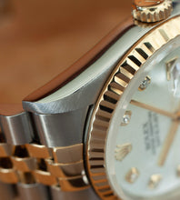 Afbeelding in Gallery-weergave laden, Rolex Datejust 16233 'MOP Dial' + Box &amp; Papers (2001)
