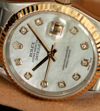 Afbeelding in Gallery-weergave laden, Rolex Datejust 16233 'MOP Dial' + Box &amp; Papers (2001)
