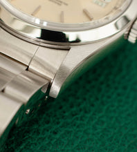 Afbeelding in Gallery-weergave laden, Rolex Datejust 16200 'Silver Patina Dial' (1997)
