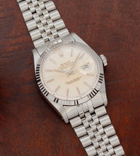 Afbeelding in Gallery-weergave laden, Rolex Datejust 16014 'Silver Patina Dial' (1984)
