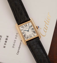 Afbeelding in Gallery-weergave laden, Cartier Tank Solo 'Small' 2743 + Box &amp; Papers (2015)
