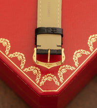 Afbeelding in Gallery-weergave laden, Cartier Tank Solo 'Small' 2743 + Box &amp; Papers (2015)
