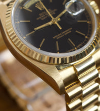 Load image into Gallery viewer, Rolex Day-Date 18038 &#39;&#39;Black dial&#39;&#39; (1979)
