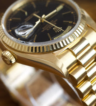 Afbeelding in Gallery-weergave laden, Rolex Day-Date 18038 &#39;&#39;Black dial&#39;&#39; (1979)
