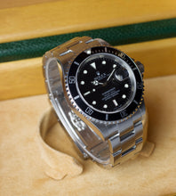 Load image into Gallery viewer, Rolex Submariner 16610 (Full-Set / NL delivered) 2004
