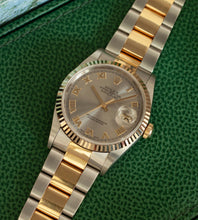Afbeelding in Gallery-weergave laden, Rolex Datejust 16233 &#39;Grey Roman Dial / Oyster Bracelet&#39; + Box &amp; Papers (2002)
