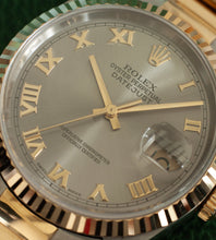 Afbeelding in Gallery-weergave laden, Rolex Datejust 16233 &#39;Grey Roman Dial / Oyster Bracelet&#39; + Box &amp; Papers (2002)
