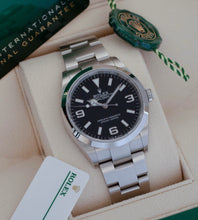 Afbeelding in Gallery-weergave laden, Rolex Explorer 124270 (Full-Set / NL delivered 2022)
