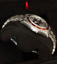 Load image into Gallery viewer, Tudor Black Bay Fifty-Eight 58 &#39;Burgundy Red&#39; (Full-Set / Brand New In Stickers / 2025)
