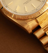 Afbeelding in Gallery-weergave laden, Rolex Day-Date 18078 &#39;Bark-finish / Champagne dial&#39; (1984)
