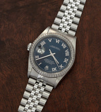Afbeelding in Gallery-weergave laden, Rolex Datejust 16220 &#39;Blue Applied Roman Dial&#39; (2000/2001)

