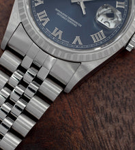 Afbeelding in Gallery-weergave laden, Rolex Datejust 16220 &#39;Blue Applied Roman Dial&#39; (2000/2001)
