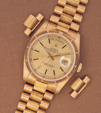 Afbeelding in Gallery-weergave laden, Rolex Day-Date 18078 &#39;Bark-finish / Champagne dial&#39; (1984)
