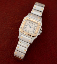 Afbeelding in Gallery-weergave laden, Cartier Santos Galbée (Lady's) Ref. 1057930
