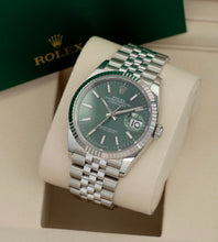 Afbeelding in Gallery-weergave laden, Rolex Datejust 126234 'Mint Green Dial' / Full-Set / Unworn (2025)
