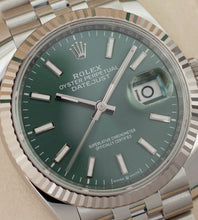 Afbeelding in Gallery-weergave laden, Rolex Datejust 126234 'Mint Green Dial' / Full-Set / Unworn (2025)
