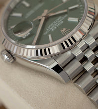 Afbeelding in Gallery-weergave laden, Rolex Datejust 126234 'Mint Green Dial' / Full-Set / Unworn (2025)

