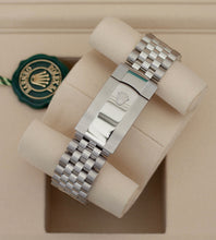 Afbeelding in Gallery-weergave laden, Rolex Datejust 126234 'Mint Green Dial' / Full-Set / Unworn (2025)
