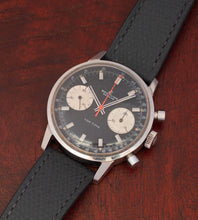 Afbeelding in Gallery-weergave laden, Breitling Top Time Chronograph Ref. 2002-33 'Reverse Panda' (Ca. 1970)
