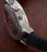 Afbeelding in Gallery-weergave laden, Breitling Top Time Chronograph Ref. 2002-33 'Reverse Panda' (Ca. 1970)
