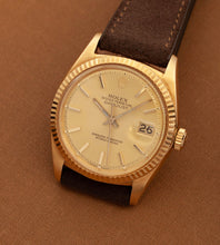 Afbeelding in Gallery-weergave laden, Rolex Datejust 1601/8 'Champagne Dial' 18K (Ca. 1973)
