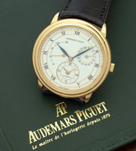 Afbeelding in Gallery-weergave laden, Audemars Piguet Dual-Time Power Reserve Ref. 25685BA + Box en Booklet
