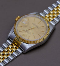 Afbeelding in Gallery-weergave laden, Rolex Datejust 16233 &#39;Champagne Tapestry Dial&#39; 1995
