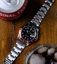 Afbeelding in Gallery-weergave laden, Rolex GMT-Master II Coke 16710 from 2007
