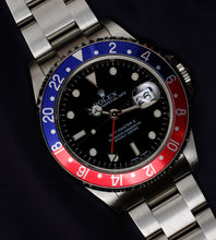 Afbeelding in Gallery-weergave laden, Rolex GMT Master II 16710 Pepsi 2006 (Full Set)
