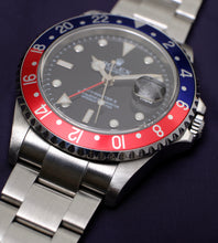 Afbeelding in Gallery-weergave laden, Rolex GMT Master II 16710 Pepsi 2006 (Full Set)
