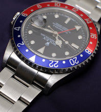 Afbeelding in Gallery-weergave laden, Rolex GMT Master II 16710 Pepsi 2006 (Full Set)

