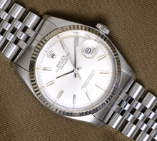 Load image into Gallery viewer, Rolex Datejust 1601 Silver Pie-Pan Dial 1975
