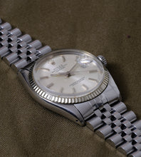Afbeelding in Gallery-weergave laden, Rolex Datejust 1601 Silver Pie-Pan Dial 1975
