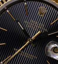 Afbeelding in Gallery-weergave laden, Rolex Datejust 16233 Black Tapestry Dial 1996 (Box + Papers)
