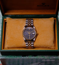 Afbeelding in Gallery-weergave laden, Rolex Datejust 16233 Black Tapestry Dial 1996 (Box + Papers)
